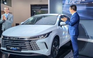 Phân khúc sedan hạng C - Khó càng thêm khó: BYD Seal 5 chính thức ra mắt, khởi điểm từ 696 triệu đồng
