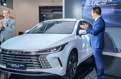 Phân khúc sedan hạng C - Khó càng thêm khó: BYD Seal 5 chính thức ra mắt, khởi điểm từ 696 triệu đồng