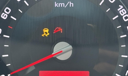 Có cách nào để tắt hỗ trợ xuống dốc trên Kia Sportage không?