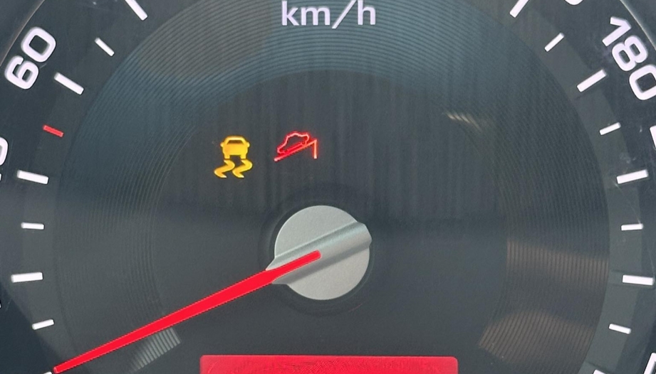 Có cách nào để tắt hỗ trợ xuống dốc trên Kia Sportage không?