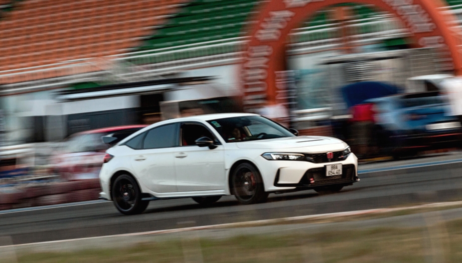 “Dành những gì tốt nhất cho người cuối cùng” hay là phút cuối cho Honda Civic Type R tại Việt Nam?