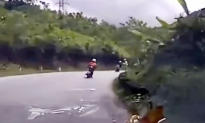 Clip TNGT: Phóng lấy được,