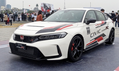 Honda Civic Type R khởi điểm từ 2,4 tỷ đồng, nhưng vẫn chưa có xe giao ngay