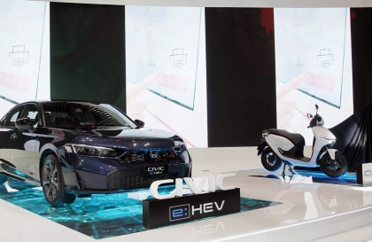 Thị trường ô tô và xe máy Việt Nam 9 tháng đầu năm 2025: Ô tô đang