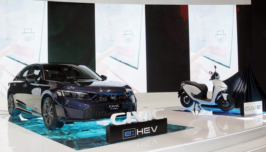 Thị trường ô tô và xe máy Việt Nam 9 tháng đầu năm 2025: Ô tô đang