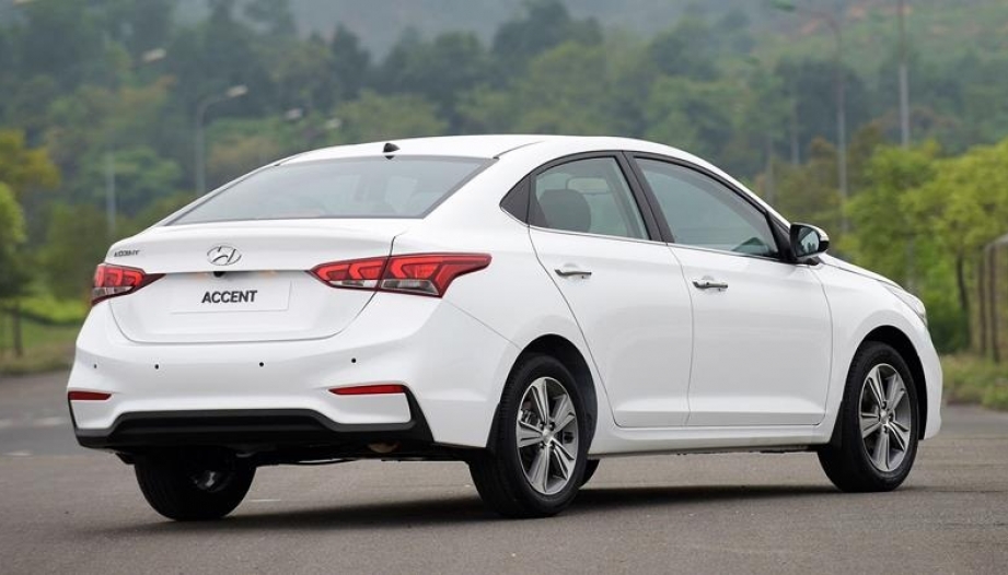 Hyundai Accent bị lỗi một bên gương không gập là sao nhỉ?