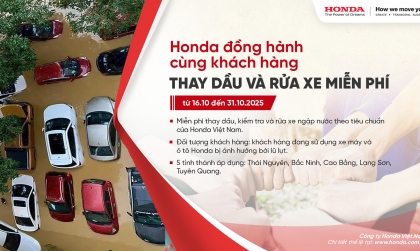 Đóng góp xã hội: Honda hỗ trợ khách hàng các tỉnh bị lũ lụt kiểm tra và thay dầu miễn phí xe hư hại
