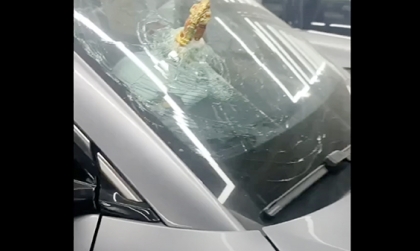 Clip: Dành cho các bác thích đặt đồ lẩm cẩm trên táp-lô