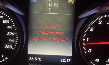 Có cách nào khắc phục lỗi này trên Mercedes C300 không?