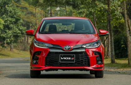 Có cách nào xử lý kính xe Vios bị xước lông mèo thế ạ?