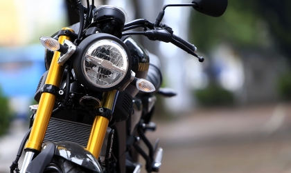 Thế giới 2 bánh: 10 khác biệt của Yamaha XS155R so với đối thủ Honda CB150R Streester
