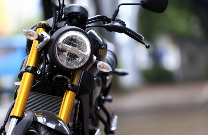 Thế giới 2 bánh: 10 khác biệt của Yamaha XS155R so với đối thủ Honda CB150R Streester