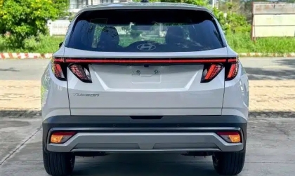 Hyundai Tucson tự mở cốp dưới mưa là bị gì thế?