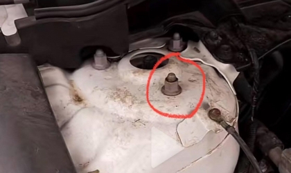 Mazda CX-8 bị rỉ thế này có sao không?