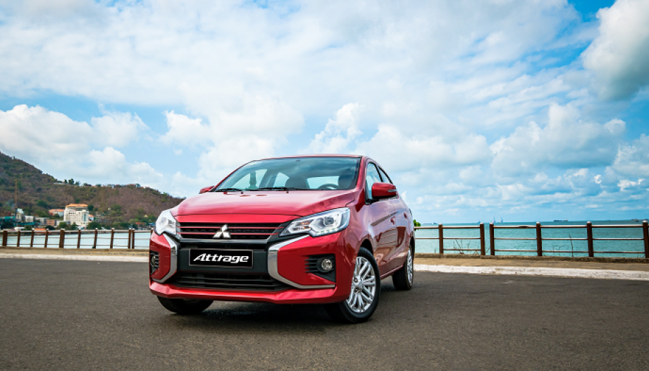 Xin các cụ chỉ giao vấn đề gương chiếu hậu của Mitsubishi Attrage