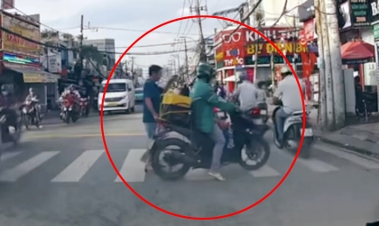 Ý thức giao thông: Hình ảnh khiến người ta đỡ ác cảm với các anh grab chuyên chạy ẩu