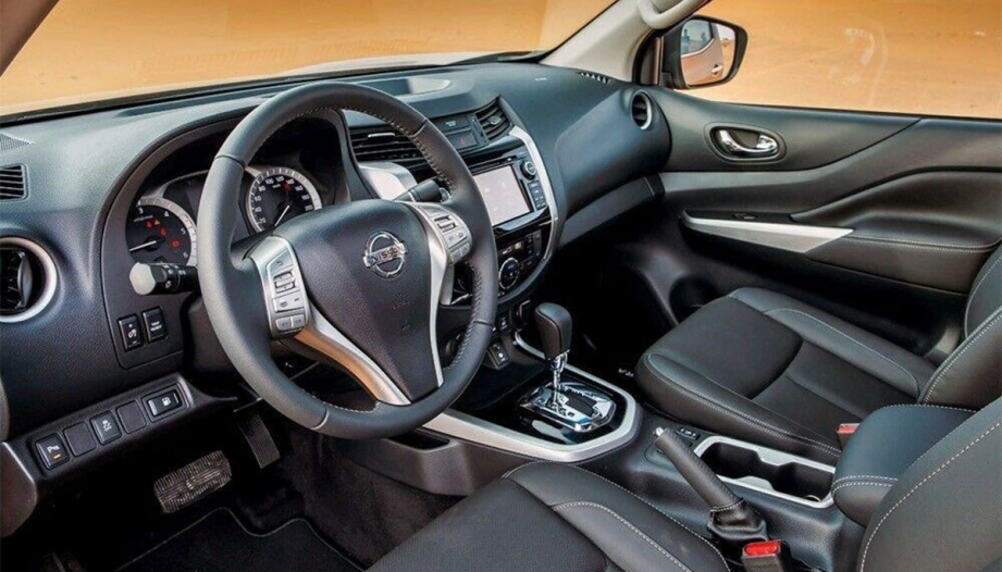 Xin chỉ giáo xe Nissan Navara bị kêu ở táplo