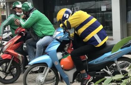 Hà Nội: Đề xuất chỉ đăng ký mới ô tô, xe máy sử dụng năng lượng sạch kinh doanh vận tải công nghệ từ 1/7/2026