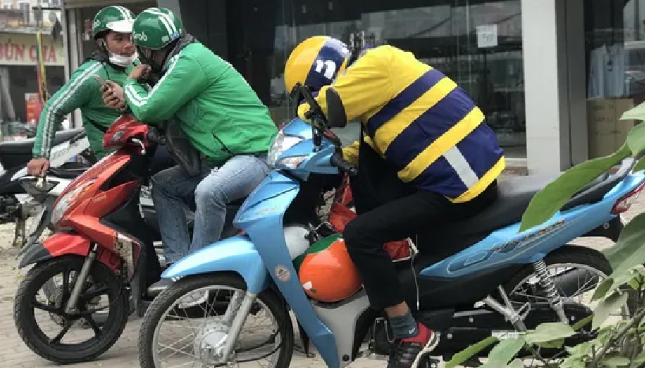 Hà Nội: Đề xuất chỉ đăng ký mới ô tô, xe máy sử dụng năng lượng sạc kinh doanh vận tải công nghệ từ 1/7/2025