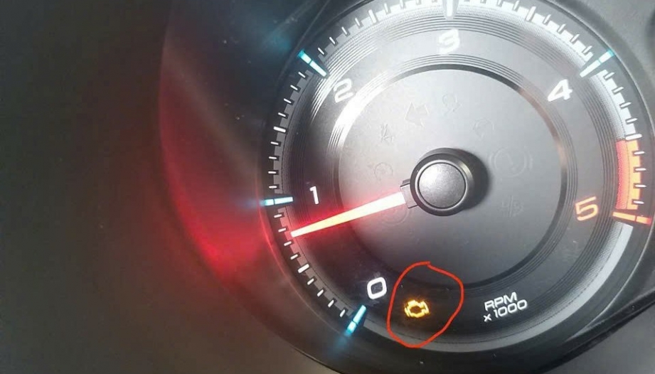 Xe Chevrolet Colorado báo lỗi thế này là sao ạ?