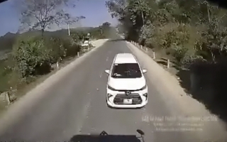 Clip TNGT: Anh Xanh vừa muốn mất tiền vừa muốn lên phường hay sao vậy giời?