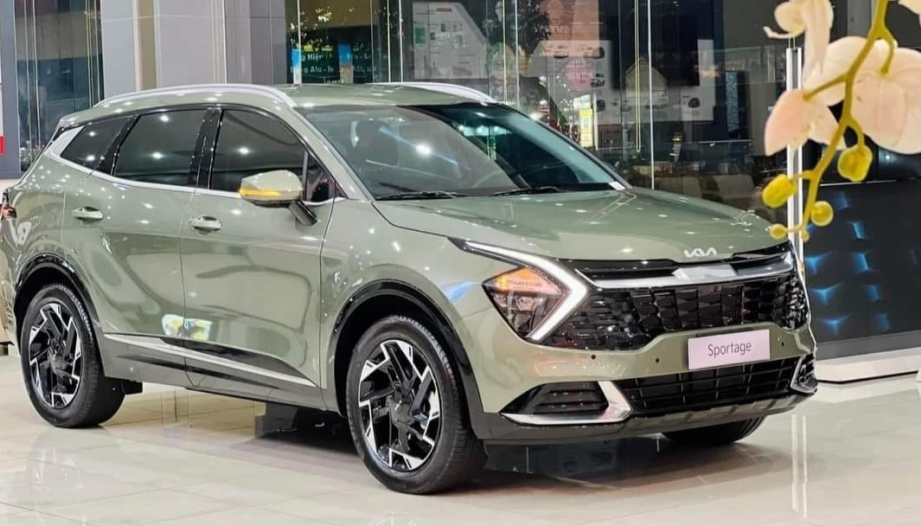 Xin các bác tư vấn về Kia Sportage phải hạ máy và thay chi tiết trong động cơ