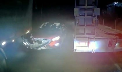 Clip TNGT: Cái kết đắng nghét cho tài xế Mazda3 vì tội vượt ẩu