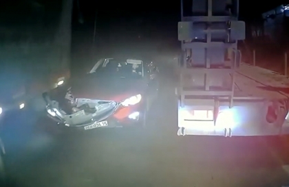 Clip TNGT: Cái kết đắng nghét cho tài xế Mazda3 vì tội vượt ẩu