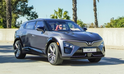 VF7 thỉnh thoảng có lọc cọc khi qua gờ giảm tốc thì có sao không?