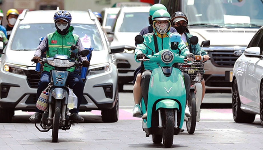 Hà Nội chính thức thông qua Nghị quyết cấm xe máy xăng, cấm xe tải trên 3,5 tấn trong vùng phát thải thấp