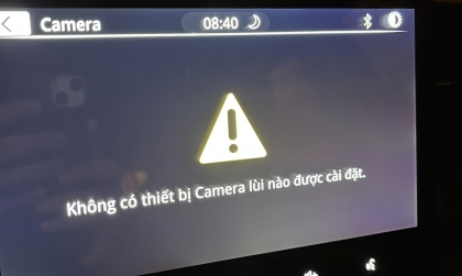 Suzuki XL7 không hiện màn hình camera khi lùi xe là vấn đề gì?