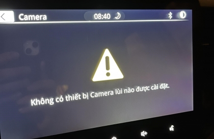 Suzuki XL7 không hiện màn hình camera khi lùi xe là vấn đề gì?