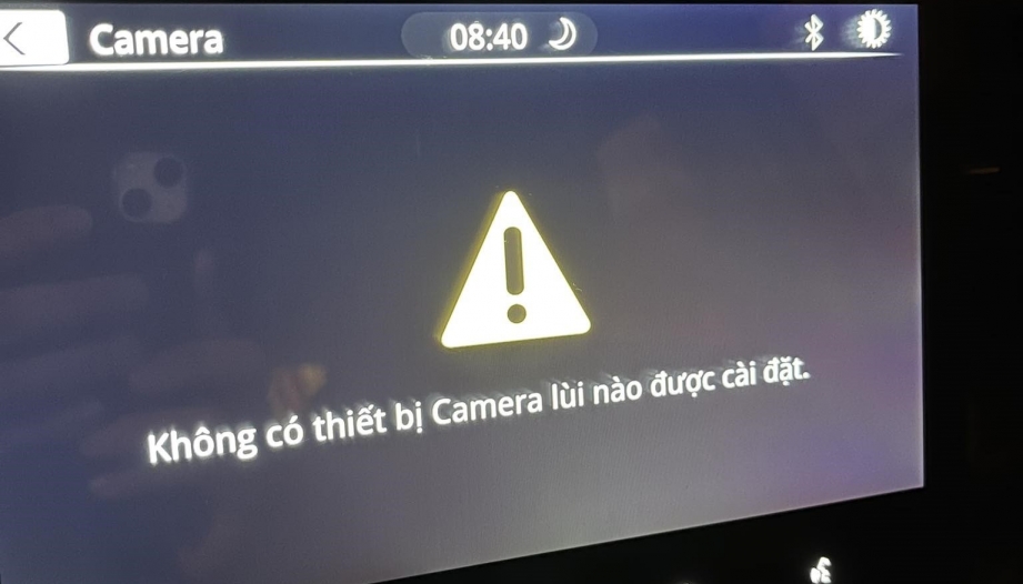 Suzuki XL7 không hiện màn hình camera khi lùi xe là vấn đề gì?
