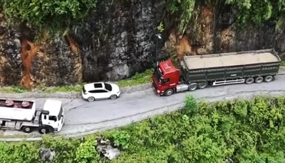 Ý thức Giao thông: Hai tài già phối hợp dạy cho