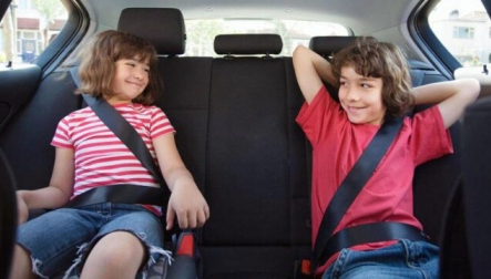 Hiểu đúng về quy định: Phải có ghế an toàn cho trẻ em khi ngồi trên ô tô