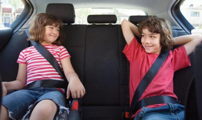 Hiểu đúng về quy định: Phải có ghế an toàn cho trẻ em khi ngồi trên ô tô