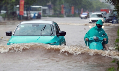 Đóng góp xã hội: VinFast tiếp tục đồng hành cùng khách hàng miền Trung bị ảnh hưởng bởi lũ lụt