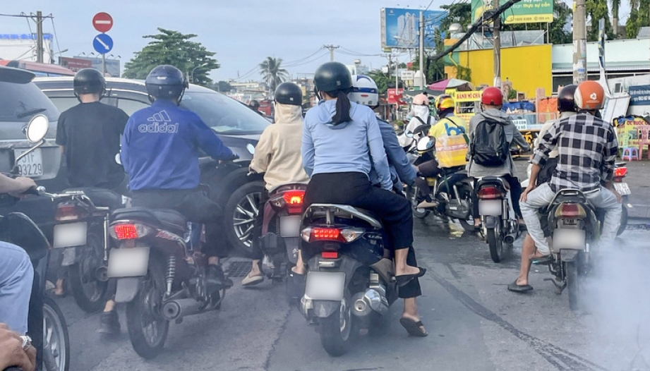 Hà Nội: Kiên trì mục tiêu cấm xe máy sử dụng nhiên liệu hóa thạch lưu thông trong vành đai 1 từ 01/7/2026