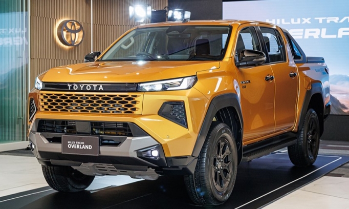 Toyota Hilux ra mắt thế hệ mới với phiên bản thuần điện
