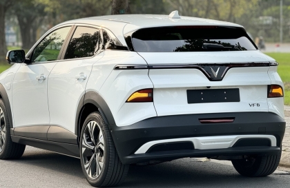 Em mới nhận xe VF6 plus đã có tiếng kêu cạch cạch thì có sao không?