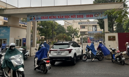 Cha mẹ là tấm gương cho trẻ em, mong các phụ huynh đỗ xe có ý thức