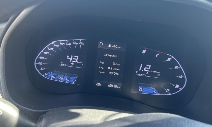 Vòng tua Hyundai Accent lên cao thế này có bị sao không?