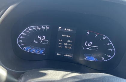 Vòng tua Hyundai Accent lên cao thế này có bị sao không?