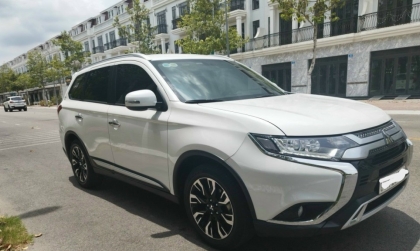 Các cụ cho biết xe Outlander thay lọc xăng thế nào nhỉ?
