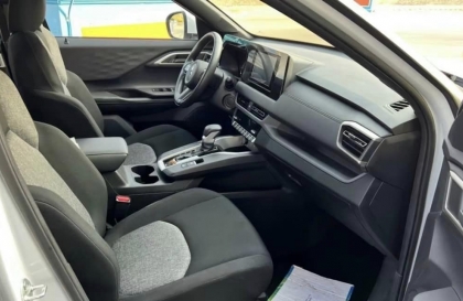 Xe Xforce bị kêu trên trần xe khi qua vạch giảm tốc thì xử lý sao?