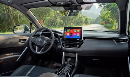 Cánh của xe Toyota Corolla Cross bị rè khi bật nhạc, có cách nào xử lý không?