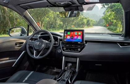 Cánh của xe Toyota Corolla Cross bị rè khi bật nhạc, có cách nào xử lý không?