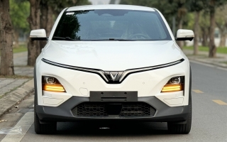 Xin hỏi về đèn pha thích ứng của VF6 Plus