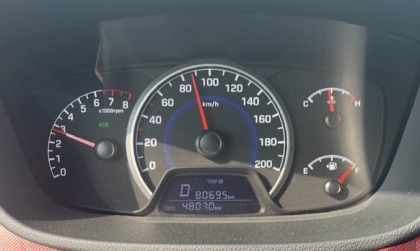 Hyundai Grand i10 vòng tua thế này có cao không?