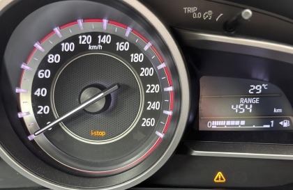 Đồng hồ Mazda 3 báo lỗi thế này là sao các bác?